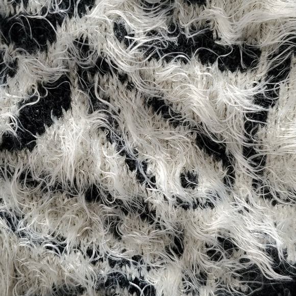 Katsumi black and cream fuzzy sweater - Picture 3 of 4